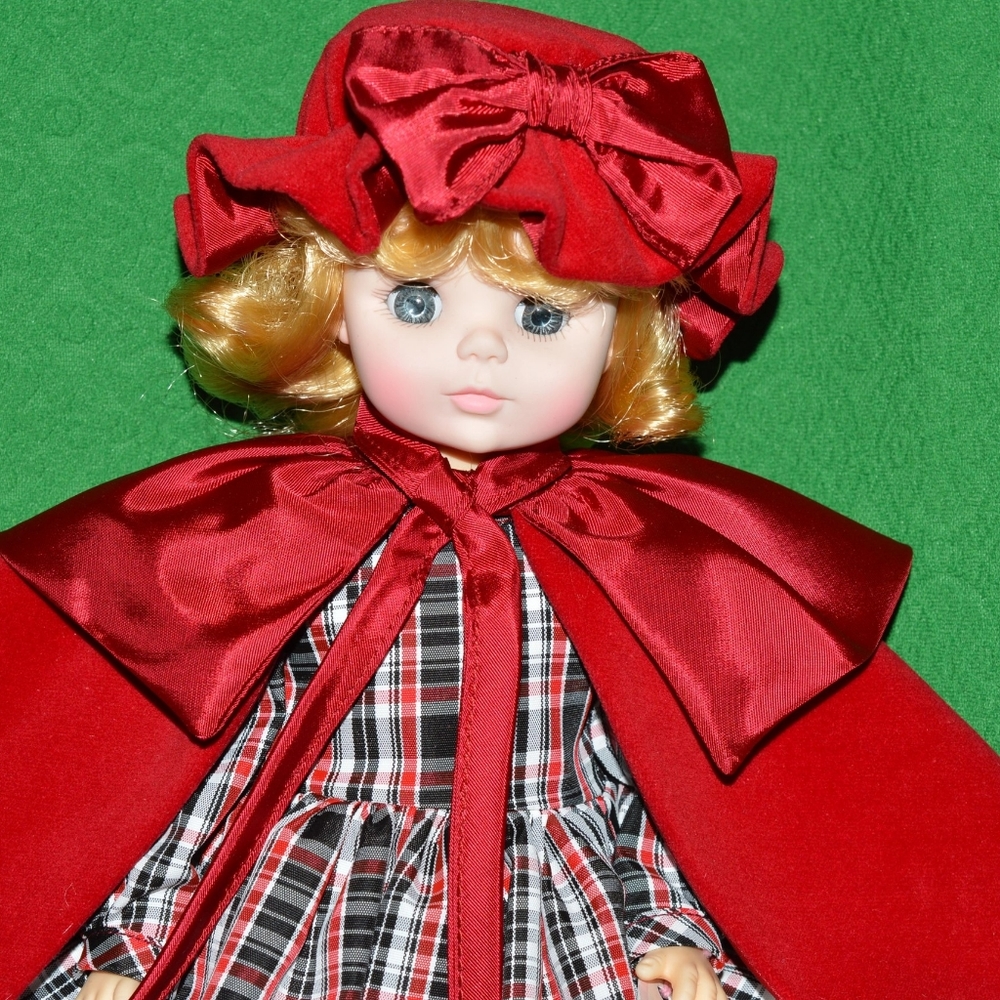Doll MOLLY by MADAME ALEXANDER.  Made in USA.  1980s